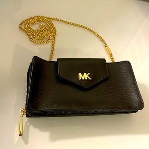 Michael Kors Medium Convertible
Crossbody Clutch